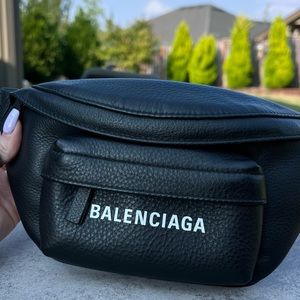 BALENCIAGA EVERYDAY BELTPACK